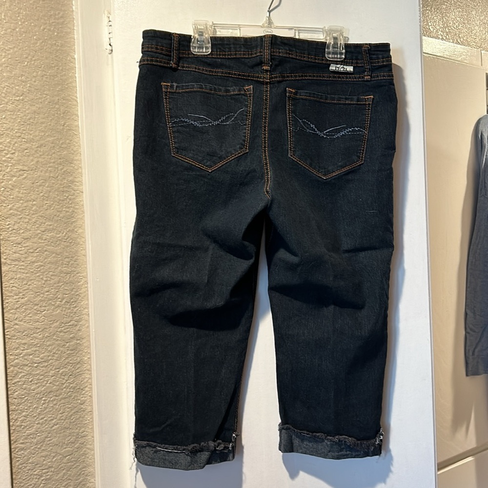 Jean capris - Picture 4 of 5
